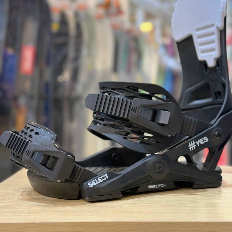 �yOUTLET�z 25-26 YES SELECT �J���[:PITCH BLACK M�T�C�Y YES �����Y �X�m�[�{�[�h �o�C���f�B���O ���{���K�i �֘A�摜3