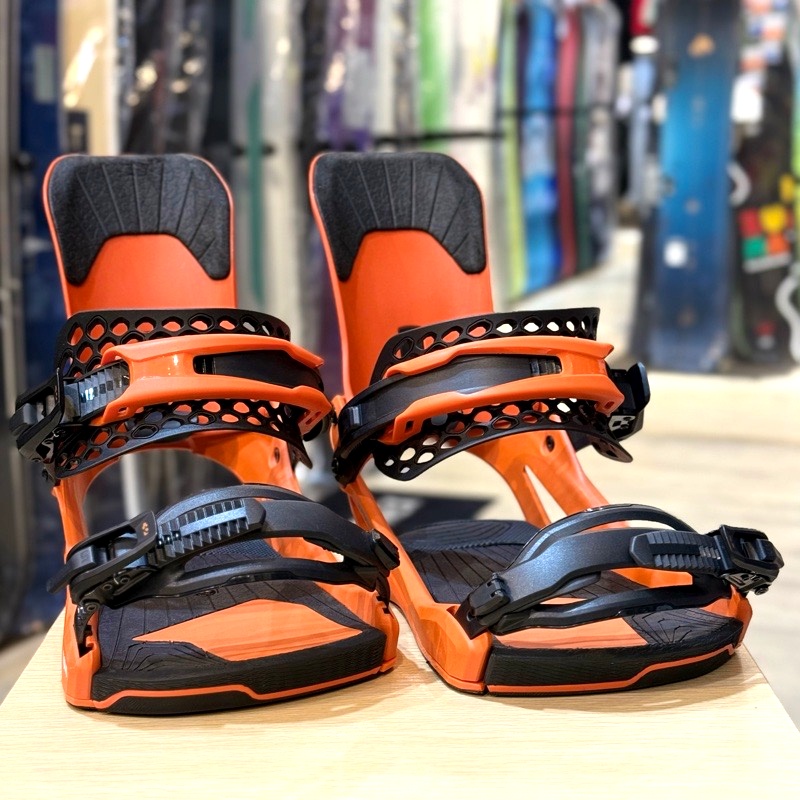 �yOUTLET�z 25-26 THIRTYTWO T32M FASE �J���[:ORANGE M�T�C�Y �T�[�e�B�[�c�[ �����Y �X�m�[�{�[�h �o�C���f�B���O ���{���K�i �֘A�摜2
