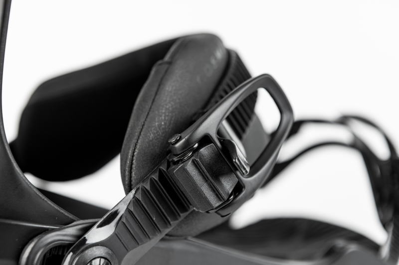 24-25 NITRO COSMIC カラー:ULTRA BLACK SMサイズ ナイトロ コスミック