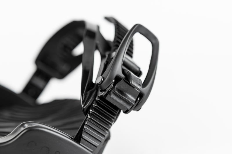 24-25 NITRO COSMIC カラー:ULTRA BLACK SMサイズ ナイトロ コスミック