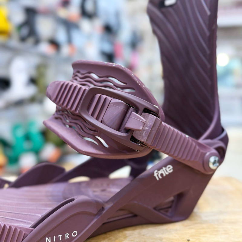 25-26 NITRO FATE カラー:Plum S/Mサイズ  ナイトロ レディース スノーボード バインディング 日本正規品 |  | 05