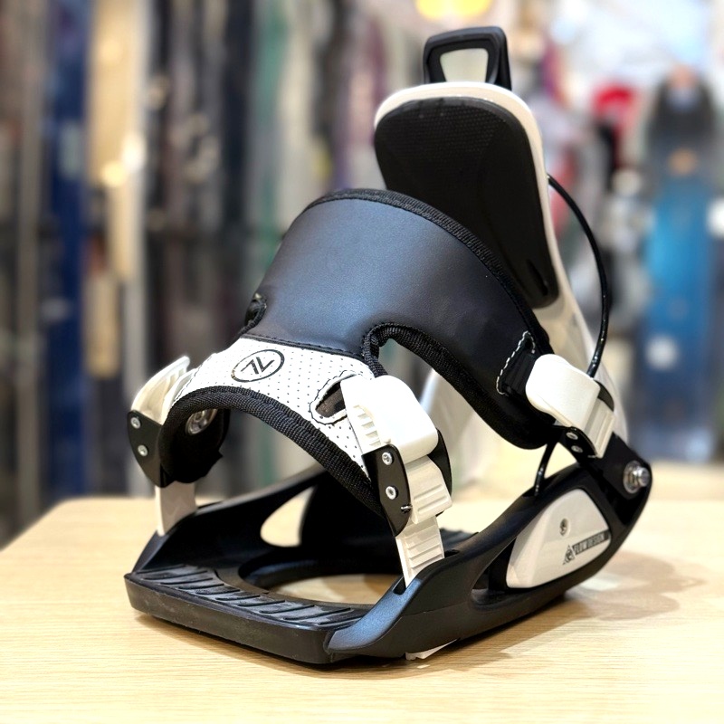 OUTLET】 25-26 NIDECKER MICRON カラー:STORMTROOPER XSサイズ