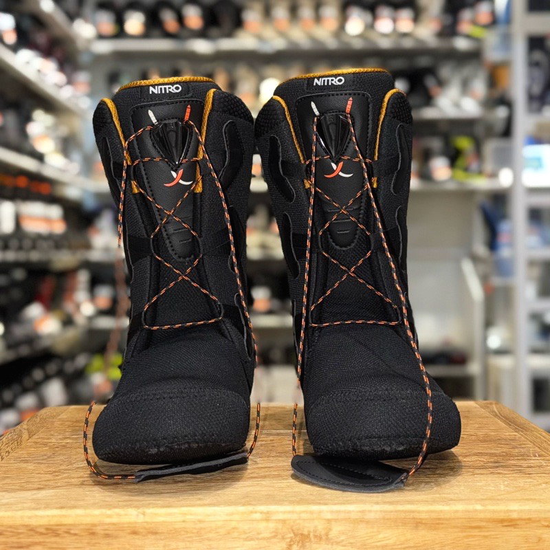 スノーボードブーツ(男性用) 黒/赤/緑 SLX スノーボードブーツ 型落ち