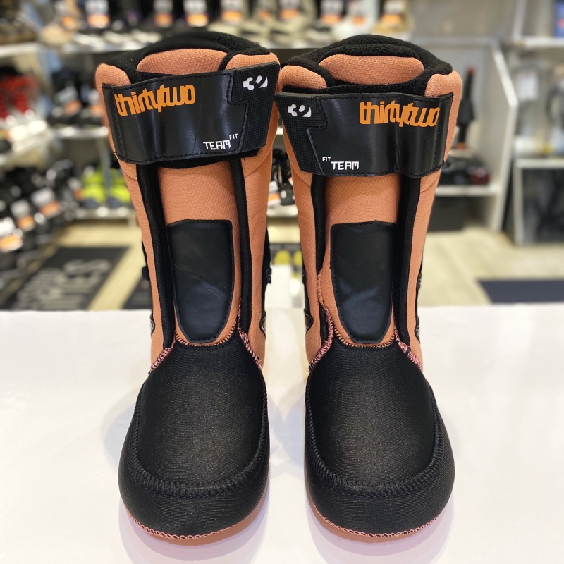 【美品】thirtytwo M'S LASHED FT スノーボード ブーツ ☆2020-2021 