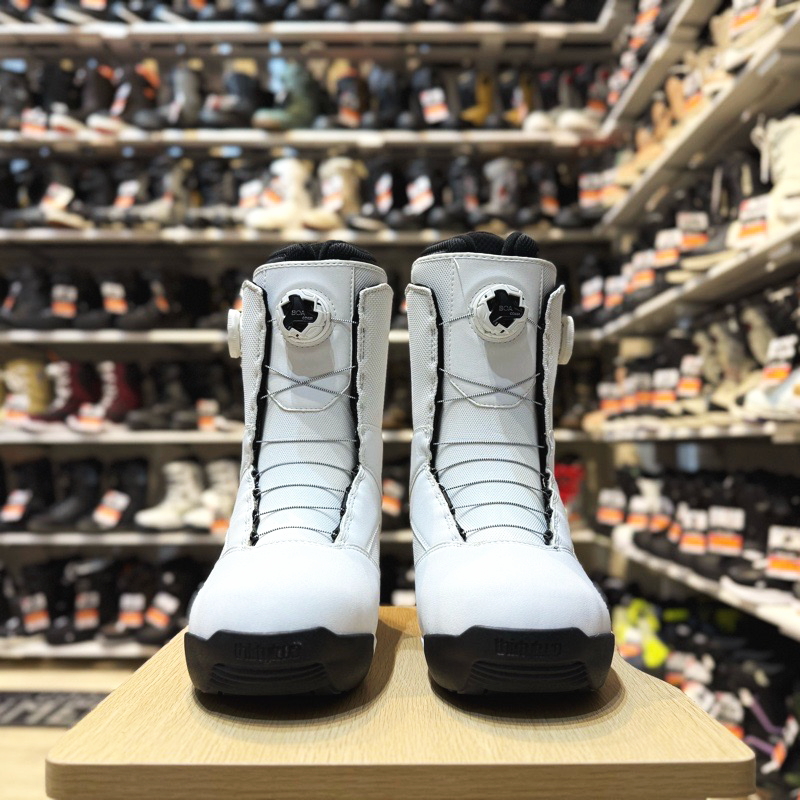 ラスト1点】 【OUTLET】24-25 THIRTYTWO STW DOUBLE BOA カラー:WHITE