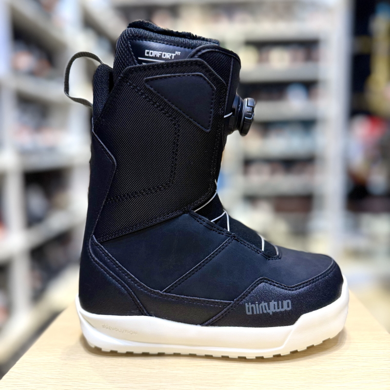 ラスト1点】 24-25 THIRTYTWO SHIFTY BOA W'S カラー:BLACK 22.5cm