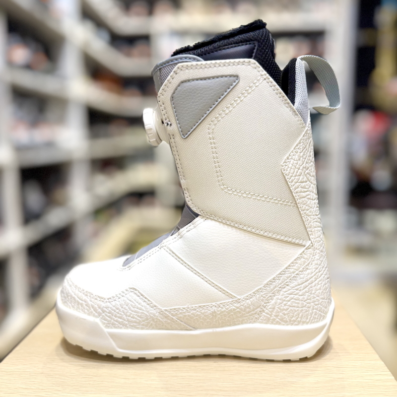 ラスト1点】 24-25 THIRTYTWO SHIFTY BOA W'S カラー:WHITE 22.5cm