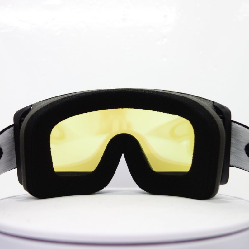 OAKLEY（オークリー） 23-24OAKLEY TARGET LINE M カラー:BLACK レンズ