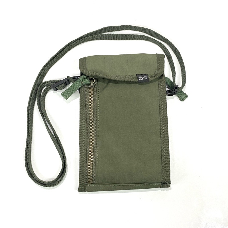 ○24 KIDONA MULTI SHOULDER PASS カラー:OLIVE CANVAS パスケース