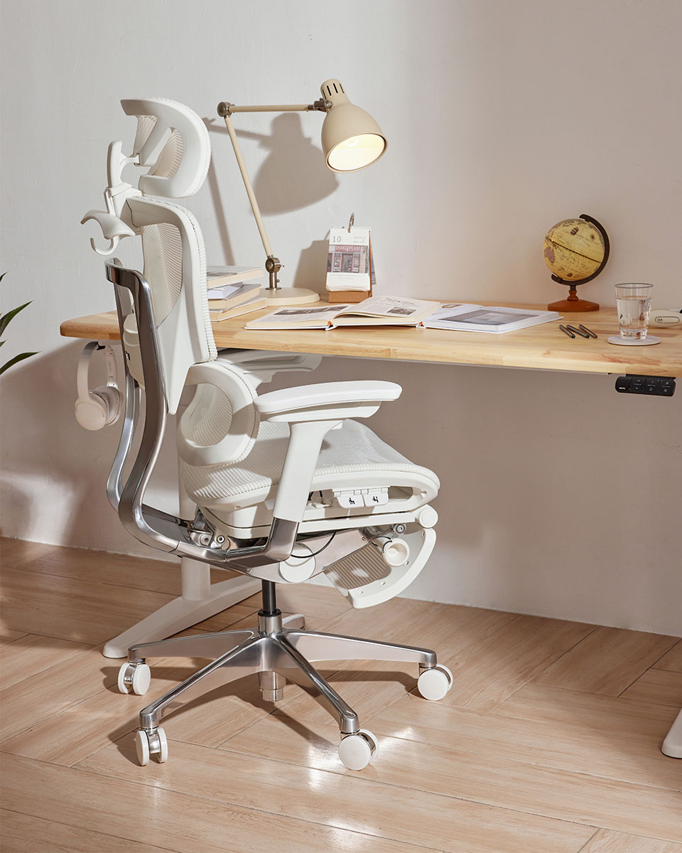 2024年1月中旬入荷 COFO Chair Premium ホワイト ワークチェア