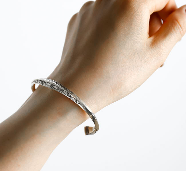 トゥアレグ バングル シルバー1000 美品 TUAREG JEWELRY トゥアレグ ジュエリー バングル A11 : O.L.D