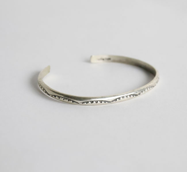 indian jewelry インディアンジュエリー ナバホ シルバー925B バングル