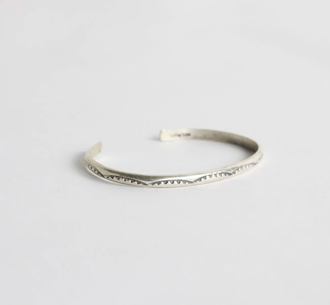 インディアンジュエリー　ナバホ　シルバー　バングル　スタンプワーク indian jewelry インディアンジュエリー ナバホ シルバー925B バングル