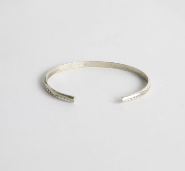 indian jewelry インディアンジュエリー ナバホ シルバー925B バングル