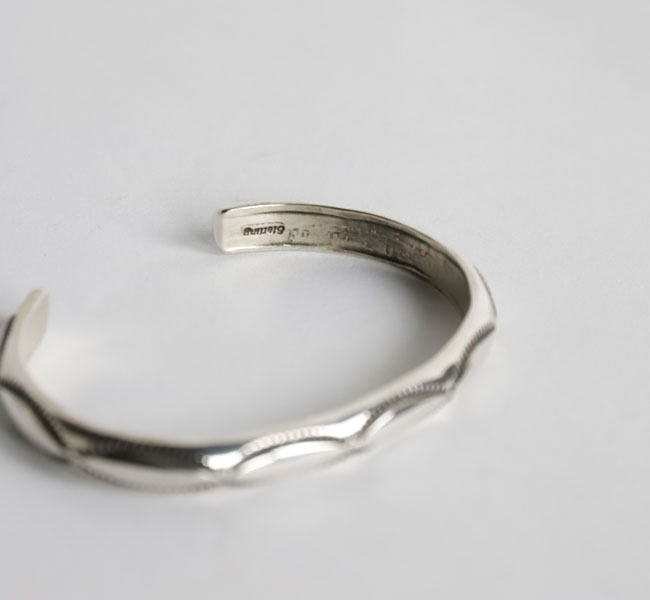 期間限定ナバホ　シルバー　バングル　Elaine Taheインディアンジュエリー indian jewelry インディアンジュエリー Elaine Tahe イレーヌ・タヒ