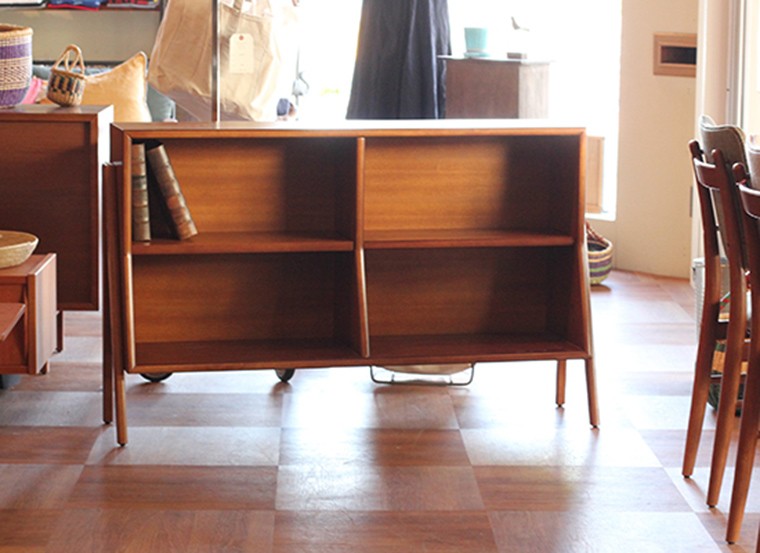 ACME Furniture Verden ブックキャビネット 新品未使用 - メルカリ