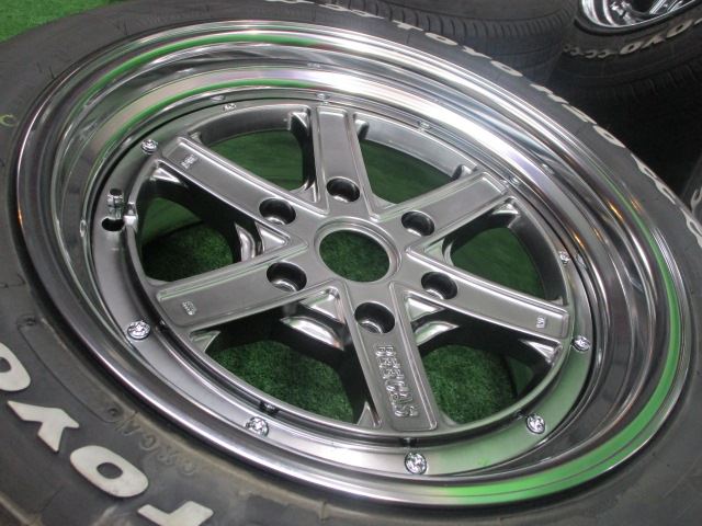 TOYO TIRES（トーヨータイヤ） 【美品】ハイエース ケイブレイク