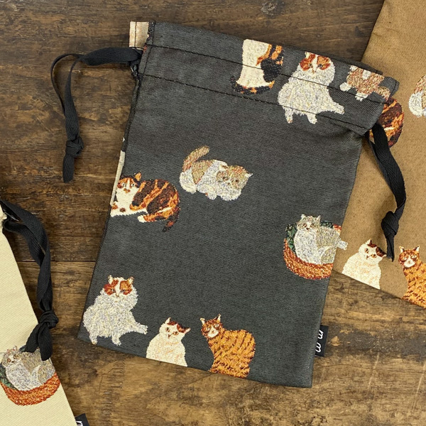 松尾ミユキ ドローストリングバッグ Cats　猫グッズ 雑貨 プレゼント 女性 巾着袋 巾着バッグ おしゃれ かわいい ポーチ 小物入れ 猫柄 可愛い 布 コップ袋