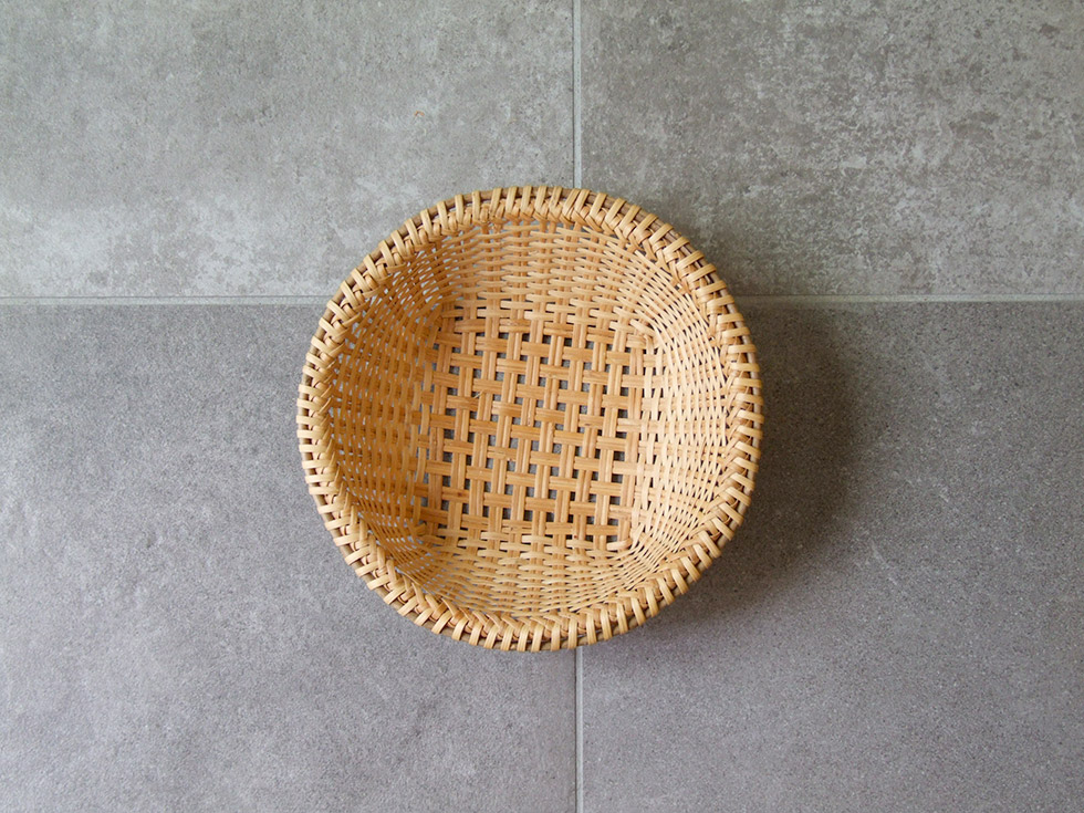 福島奥会津編み組細工 マタタビ四つ目ざる 果物かご 茶縁 : おまめ