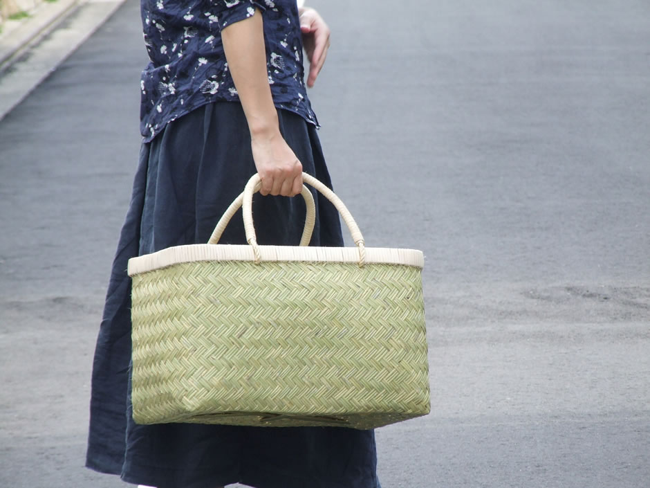 鳥越竹細工（岩手県）市場カゴ、エコバッグ（中サイズ） suzutakebag18_2.jpg