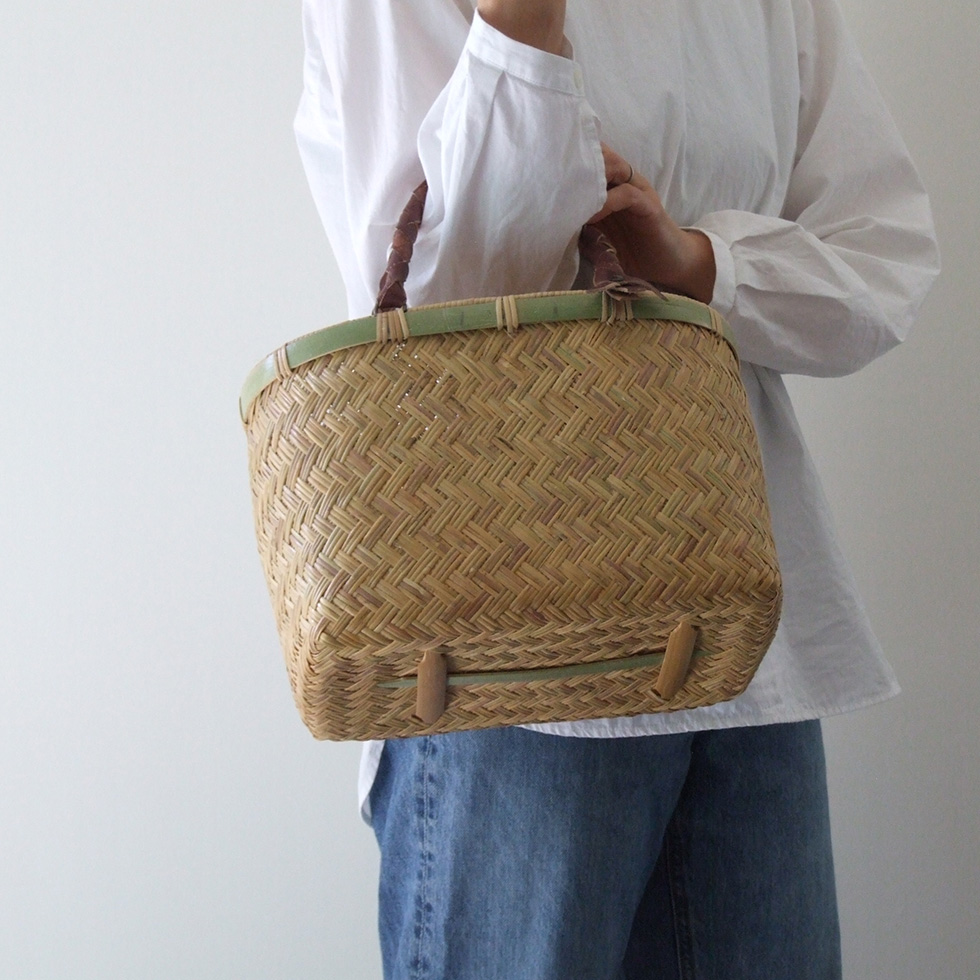 山梨県 富士山麓のスズ竹細工 市場かご 革ハンドル 楕円籠1 : おまめ