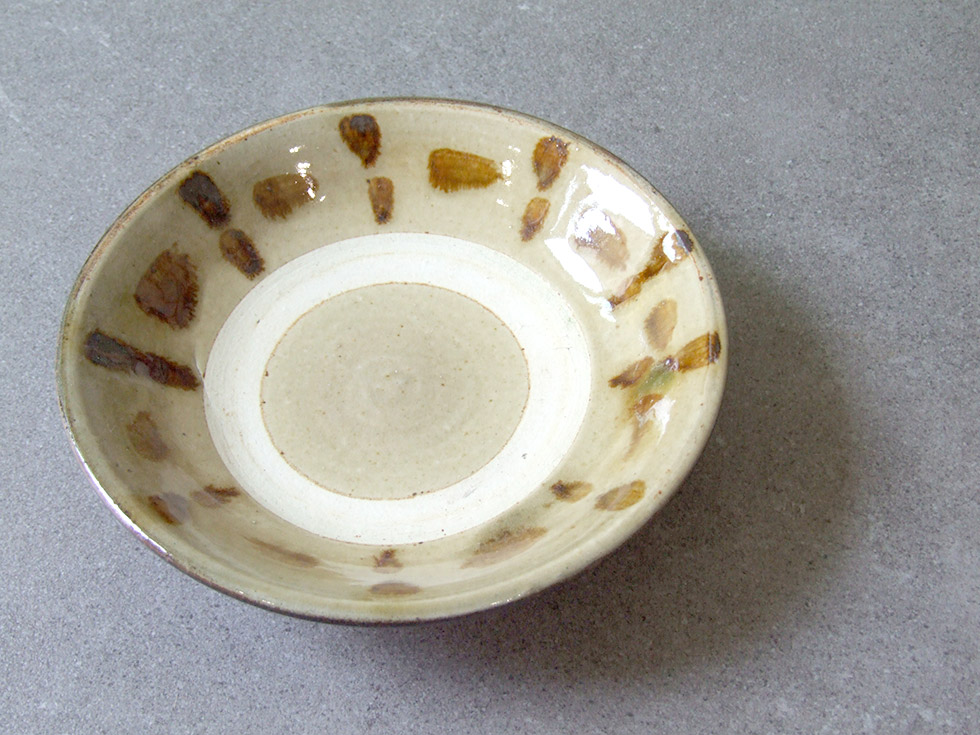 やちむん 民藝 照屋窯 照屋佳信 6寸皿 中皿 飴 幾何紋 : おまめ - 通販