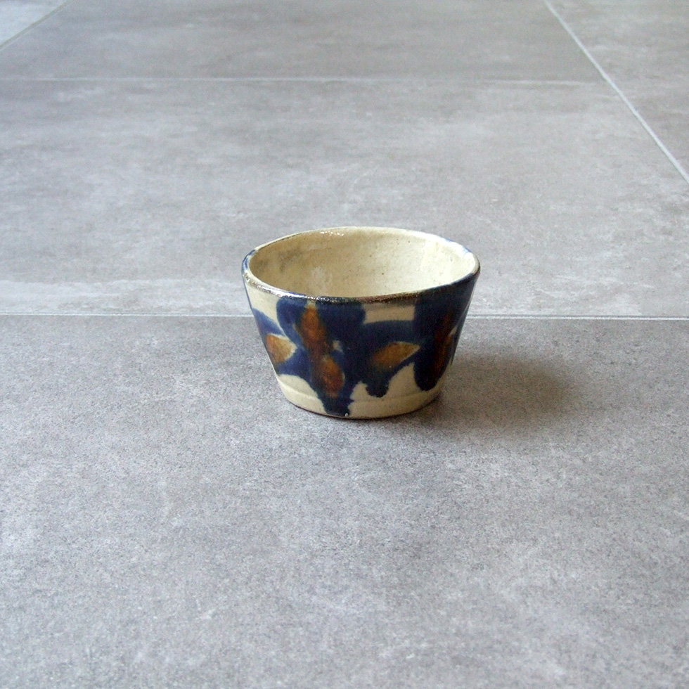 やちむん 民藝 照屋窯 照屋佳信 そば猪口 コバルト 輪花 : おまめ