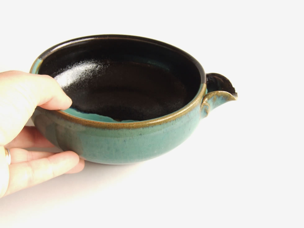 【牛戸窯】黒と青の陶器皿 牛ノ戸焼 牛ノ戸焼（鳥取）／8寸皿
