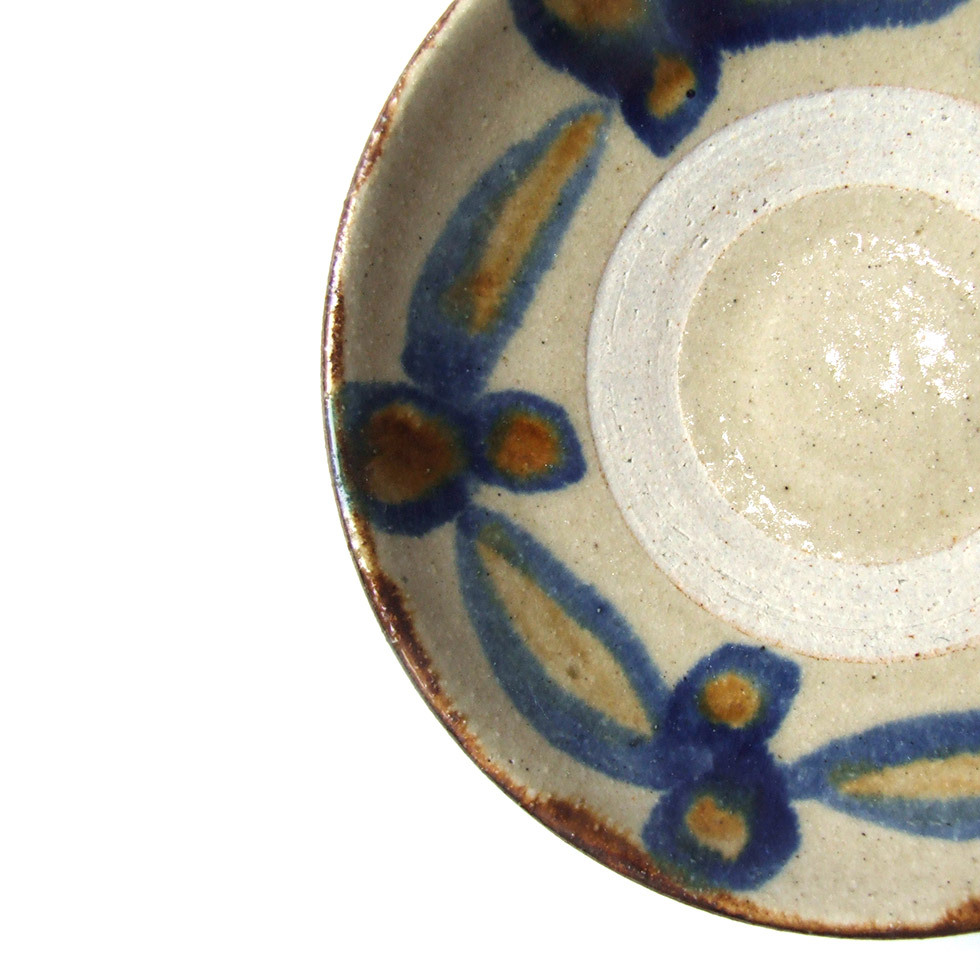 やちむん 民藝 読谷山焼 北窯 松田共司4.5寸皿 小皿 輪花 : おまめ