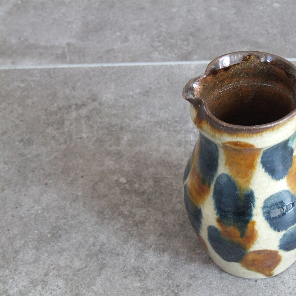 専用❗️やちむん　北窯　沖縄　中皿　宮城　新品　陶器　呉須　茶色　松田　7寸　4枚 7寸皿 黒呉須 飴 唐草紋 やちむん 陶器 陶眞窯:7001408 | MADE