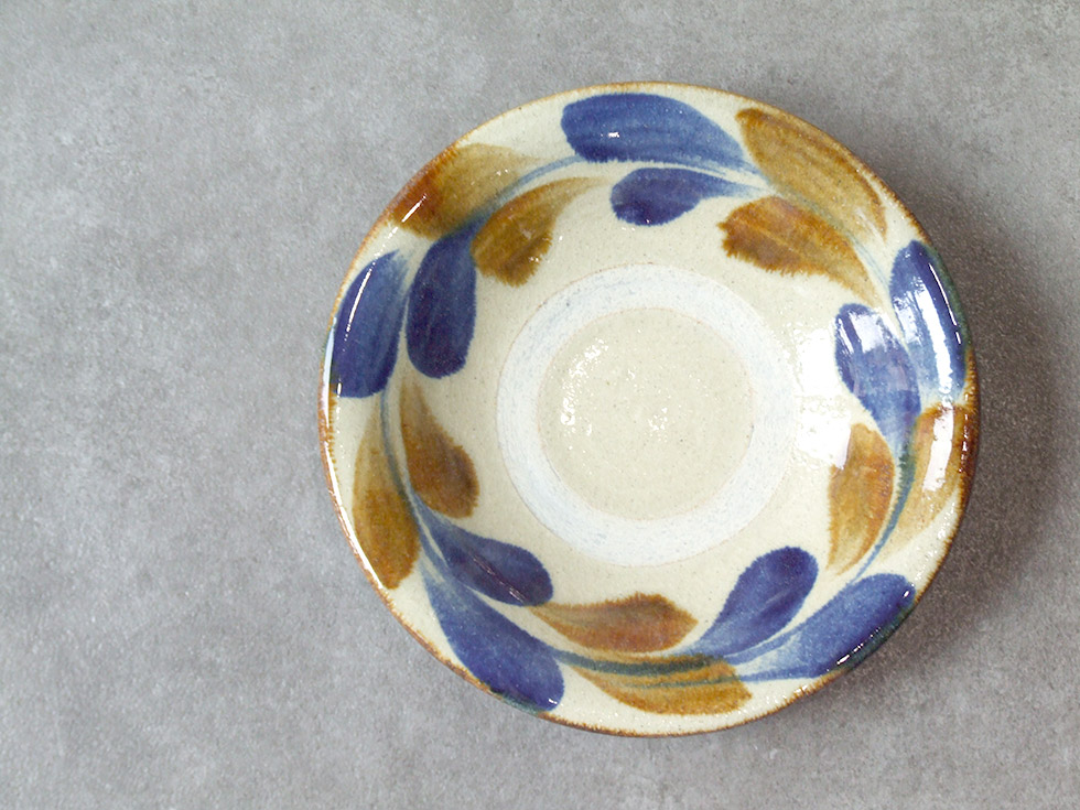 やちむん 民藝 読谷山焼 北窯 松田共司 6寸皿 中皿 コバルトに飴 葉紋