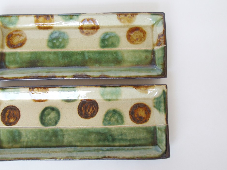 やちむん 民藝 読谷山焼 北窯 與那原正守 長角皿大 緑点打 : おまめ