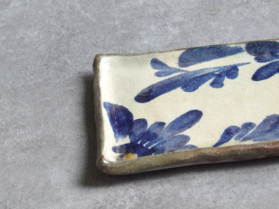 やちむん 唐草掻き落とし 大皿（40㎝）読谷村北窯 やちむん 唐草掻き