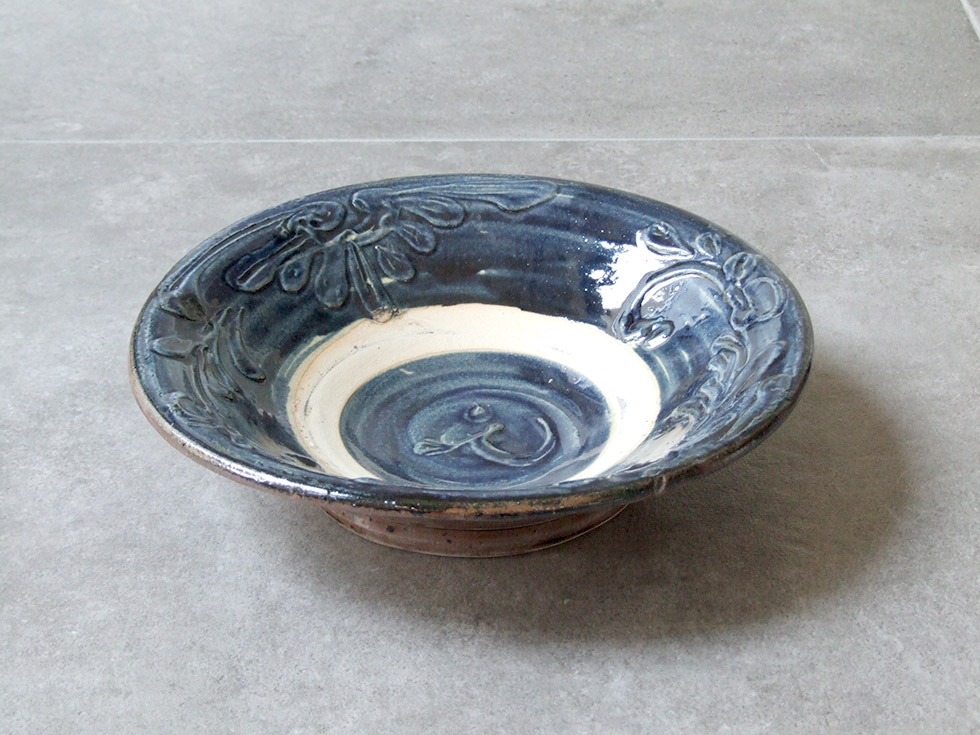 やちむん 民藝 読谷山焼 北窯 宮城正享 9寸皿 大皿 重 イッチン 呉須