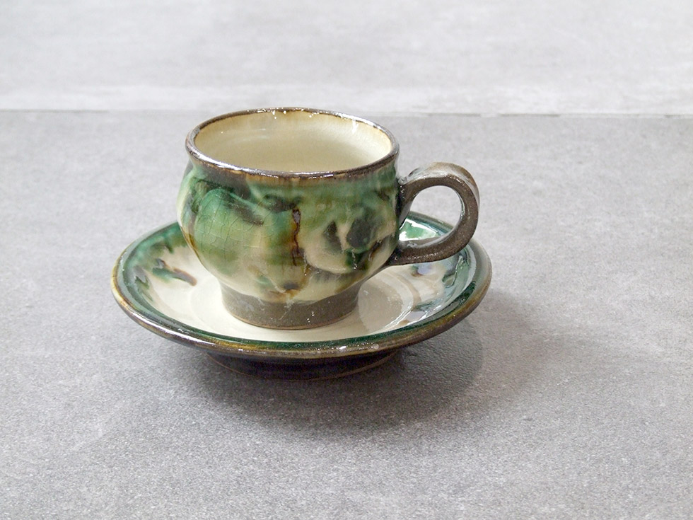 やちむん 民藝 工房福田 福田健治 マグカップ＆ソーサー 緑 : おまめ