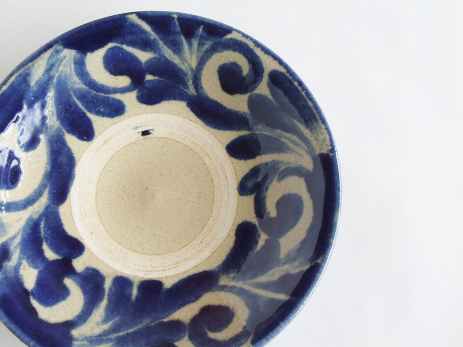 やちむん 民藝 読谷山焼 横田屋窯7寸皿 中皿 呉須唐草 : おまめ - 通販