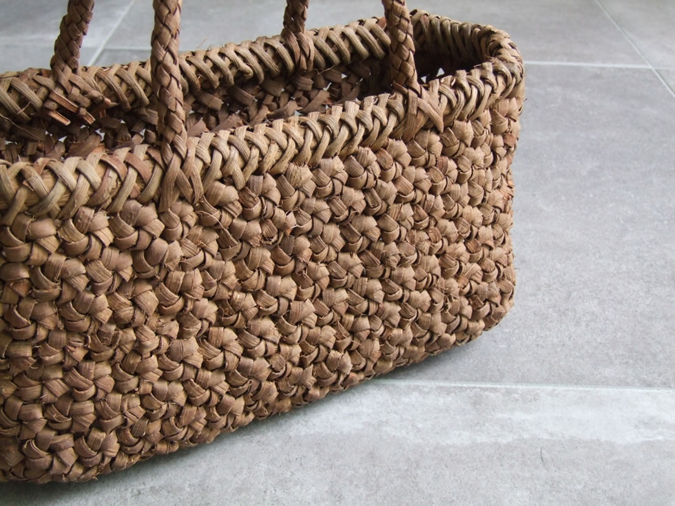 純国産 山葡萄かごバッグ 特上六角花模様編み 定番型 三つ編みハンドル