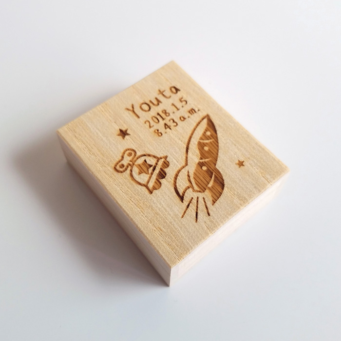 名入れへその緒入れ（桐箱、へその緒ケース）