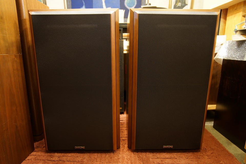 ds8000b2019b001.jpg
