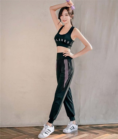 スポーツウェア レディース セット 細見せ トレーニングウェア 上下 ランニング ウェア 可愛い フィットネスウェア おしゃれ Y Mooti 通販 スポーツウェア Chateaujoliet Com