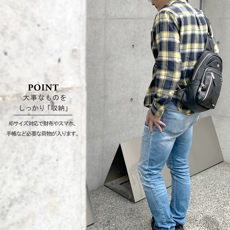 AVIREX ボディバッグ ホワイト斜めがけバッグ　美品 AVIREX（アヴィレックス） アビレックス ボディバッグ ワンショルダー