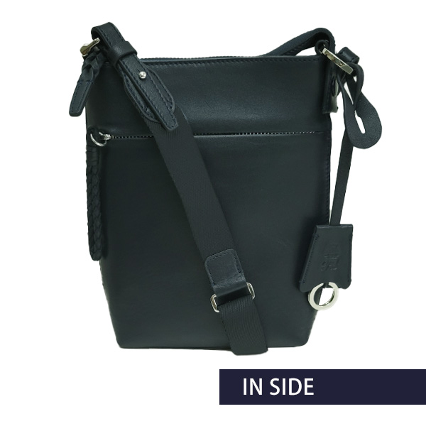 PID レザー　コンパクトバッグ　新品　未使用 P.I.D ショルダーバッグ ピーアイディー「P.I.D」横型レザーミニ