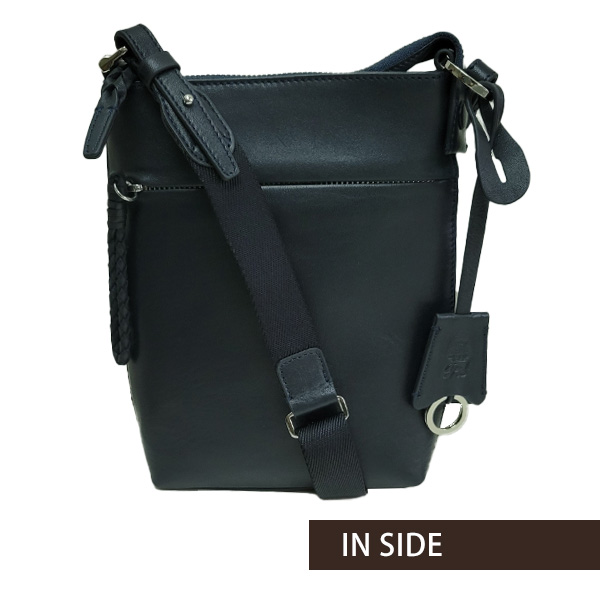 PID レザー　コンパクトバッグ　新品　未使用 P.I.D ピーアイディー P.I.D PID 撥水 レザー ミニショルダーバッグ