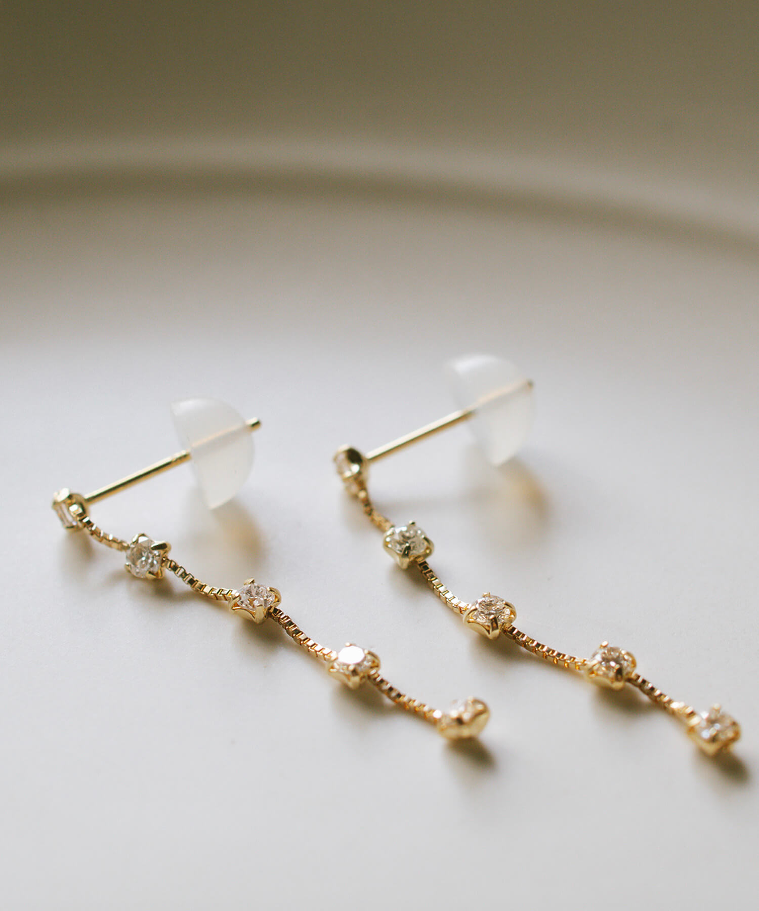 爆買 ピアス レディース チェーンピアス 甲府 5連 ピアス ダイヤ 0.3ct 揺れる SIクラス Fido フィド ロングピアス 18金 18k 金属アレルギー対応 入園 入の画像