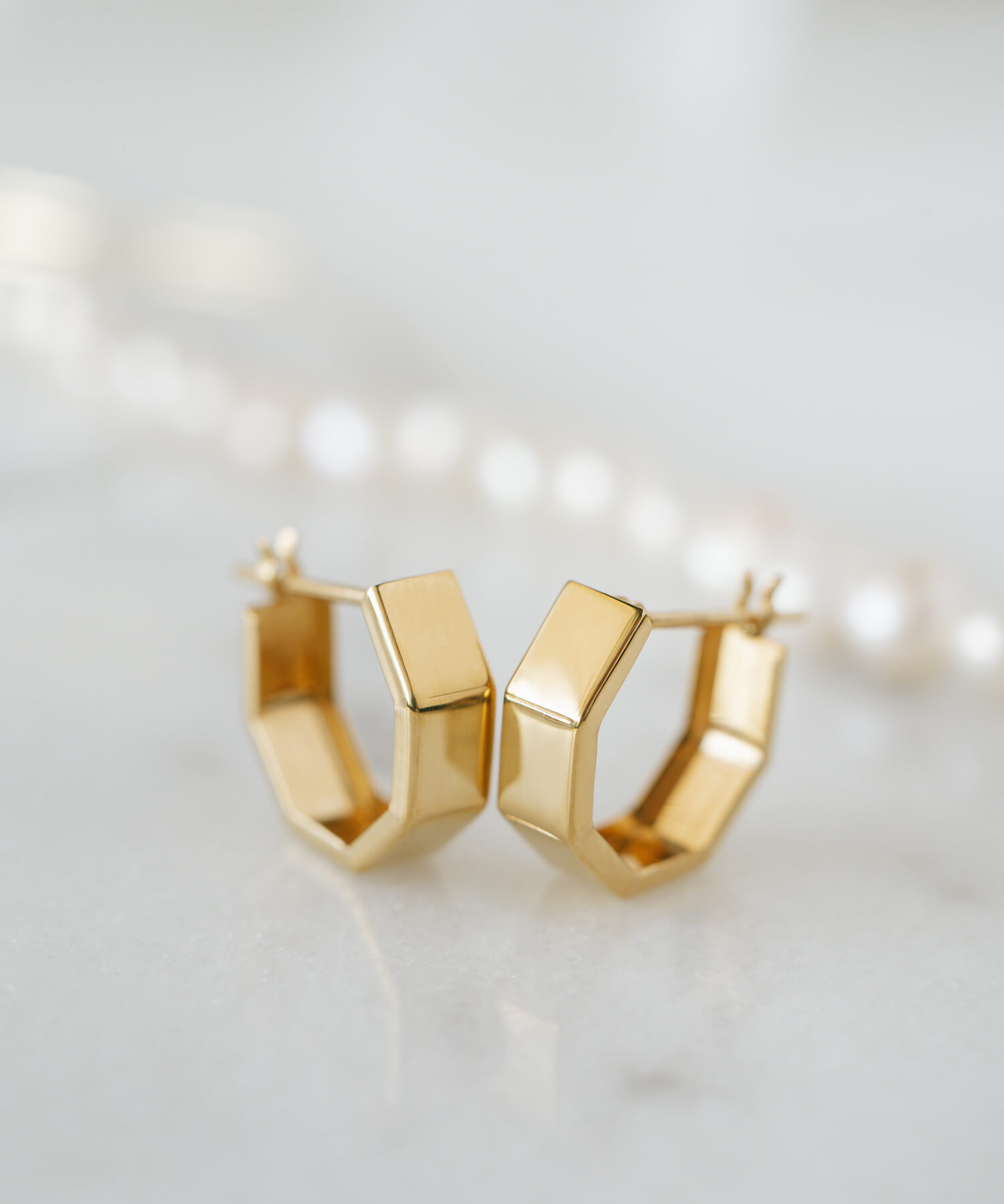 Ops.（オプス） ピアス 18k 18金 フープ シンプル 6角 ラウンド 軽い