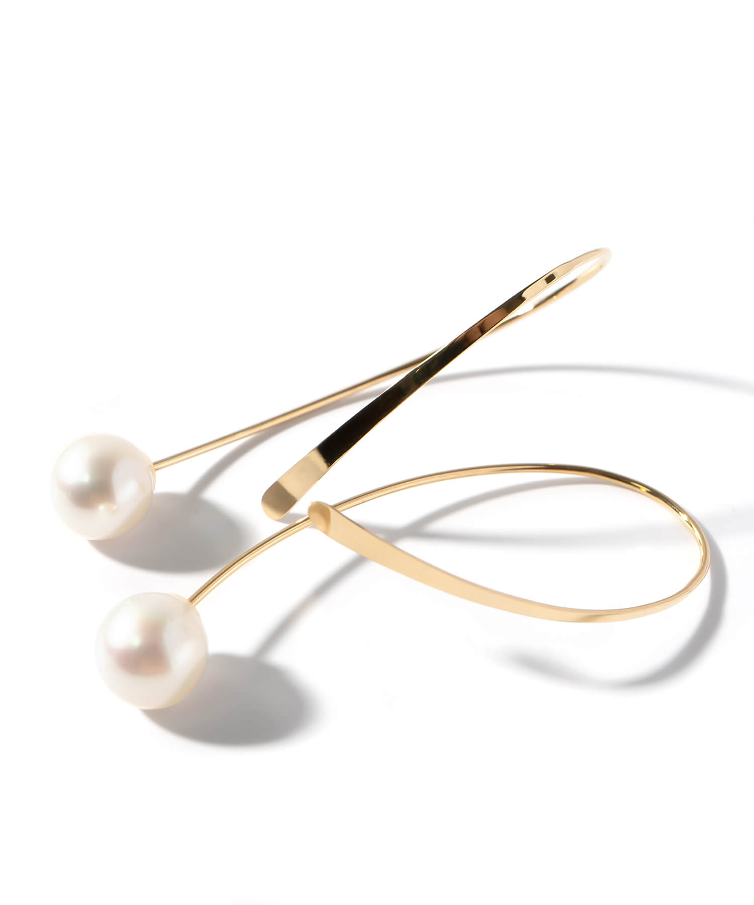 Ops.（オプス） ピアス 18金 揺れる シンプル フープ K18 ゴールド