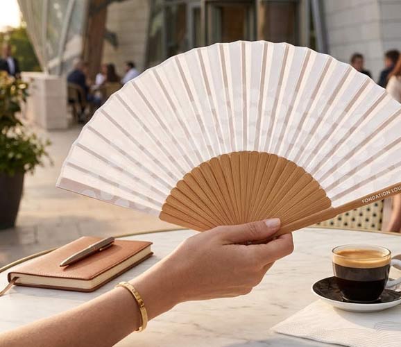FONDATION LOUIS VUITTON】季節を優雅に彩る扇子 パリ限定 水玉ドット柄