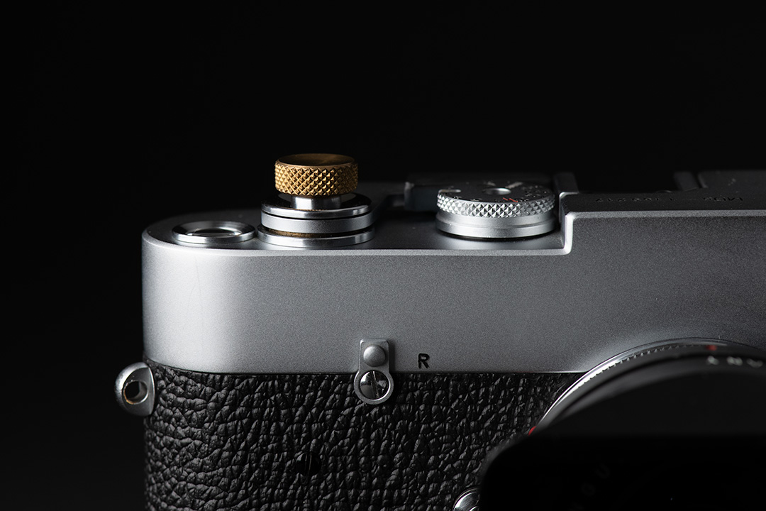 ライカシャッターボタン(汎用)オリジナル！銀925天然ブラックダイヤモンド使用。 ライカシャッターボタン(汎用)オリジナル！銀925天然ブラック