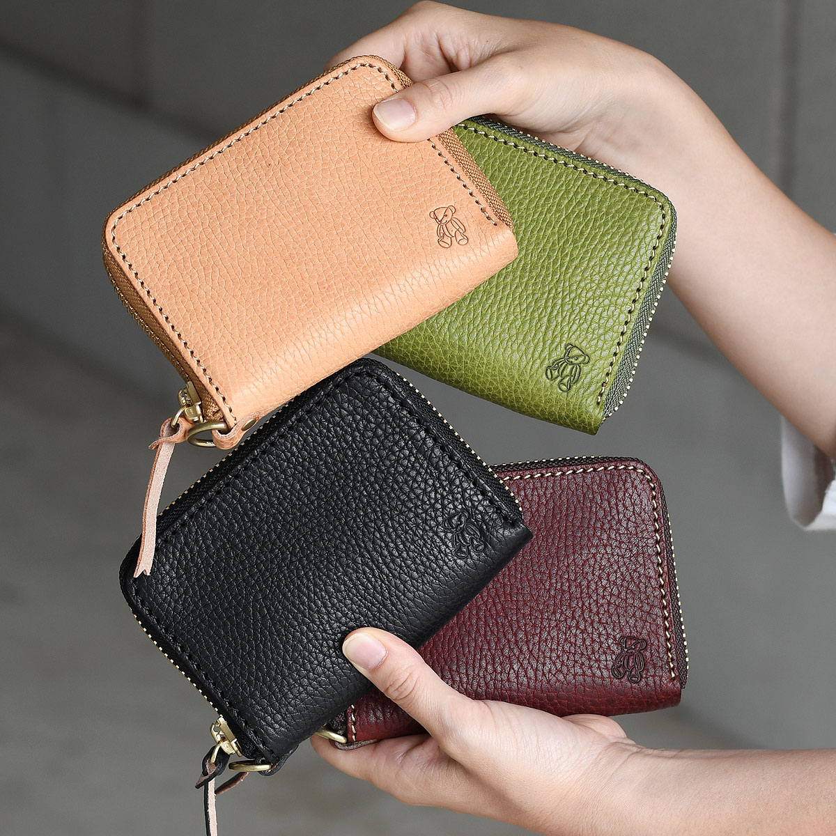 二つ折り財布 ラウンドファスナー ミドルウォレット Vanilla Bear 日本