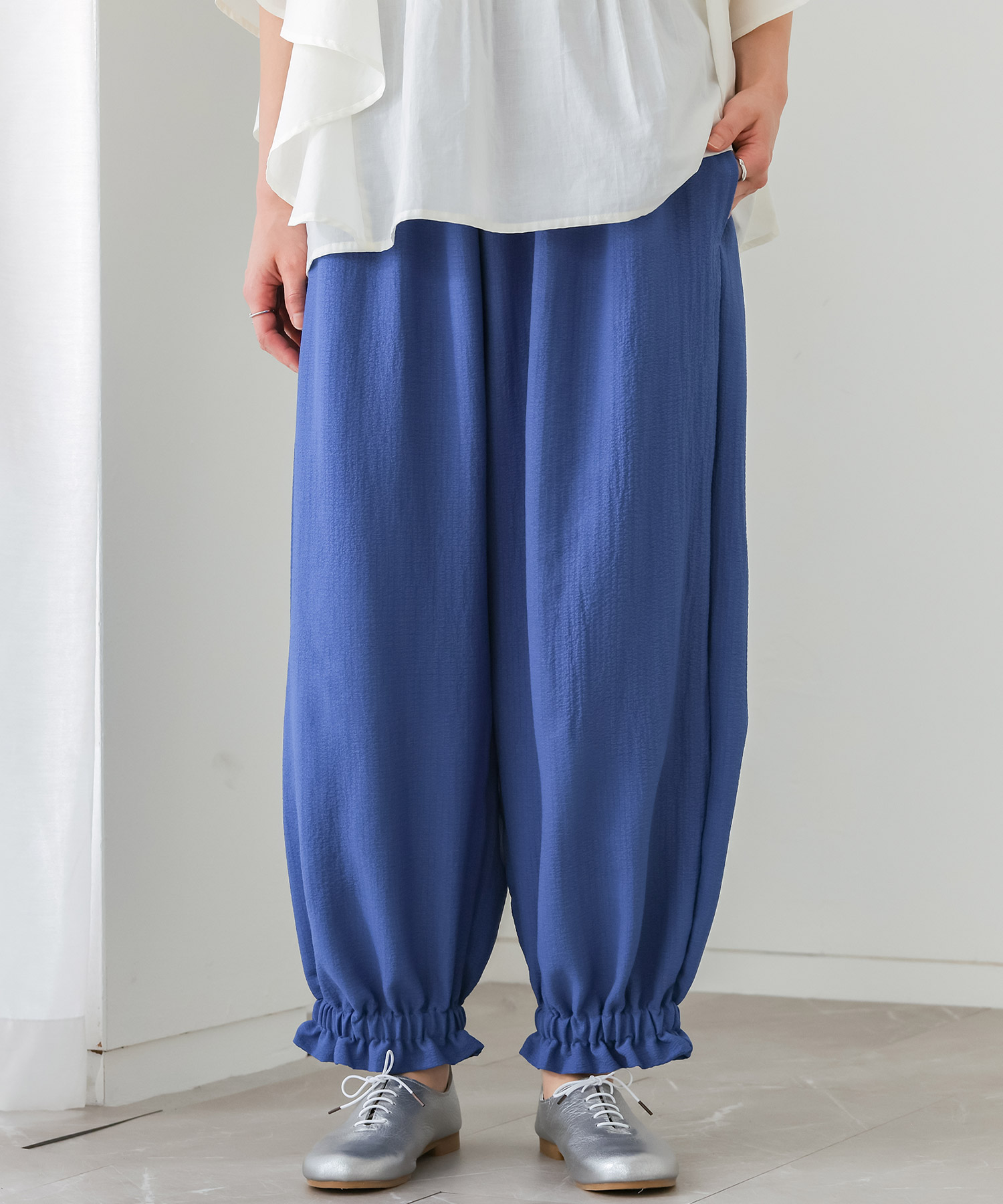 パンツ レディース 夏 春 ボトムス ロング ワイド コクーンパンツ ペチパンツ シャーリング ギャザー 裾ゴム 楽ちん ゆったり 体型カバー 「メール便可」「10」 | osharewalker | 01